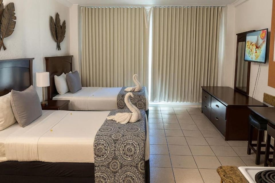 Casablanca Private Studios with direct Beach Access Apartment in Miami Beach