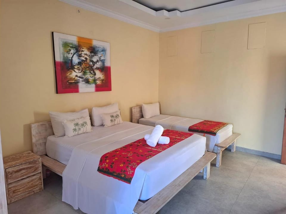 Photo of the whole room, Bedroom, towels