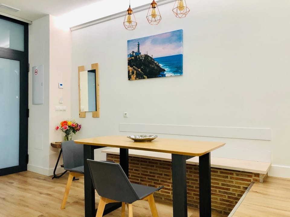 Seating area, Dining area