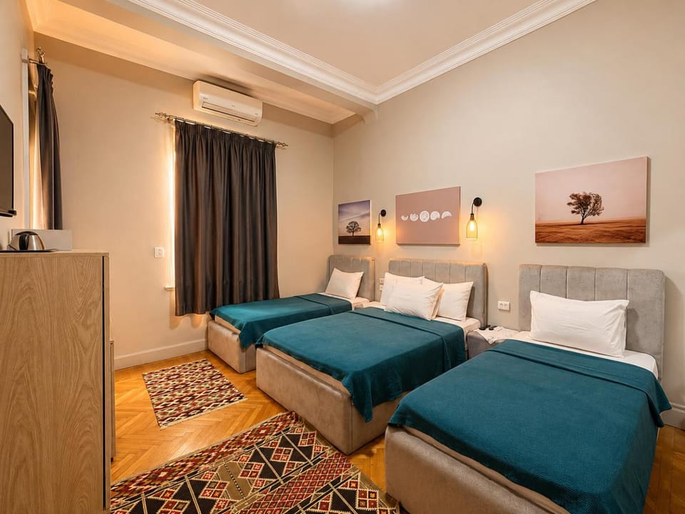 Bed, Photo of the whole room, Bedroom, air conditioner