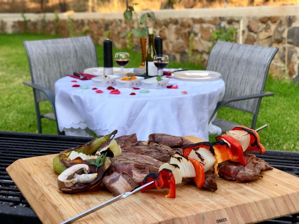 Food and drinks, Dinner, Alcoholic drinks