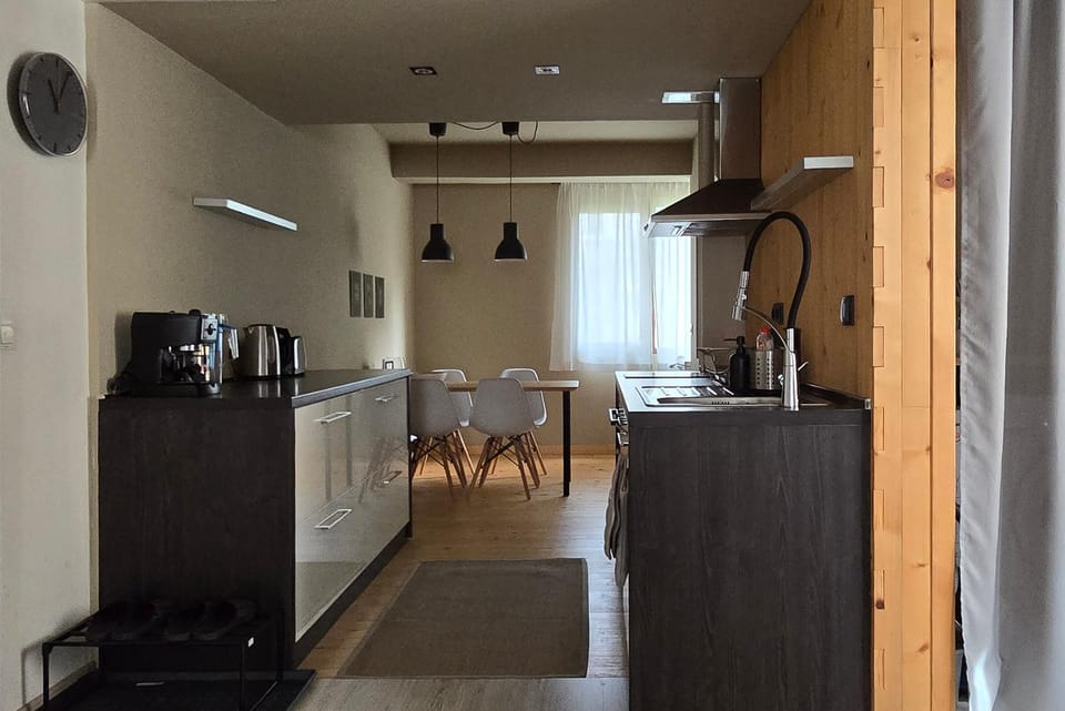Dining area, kitchen