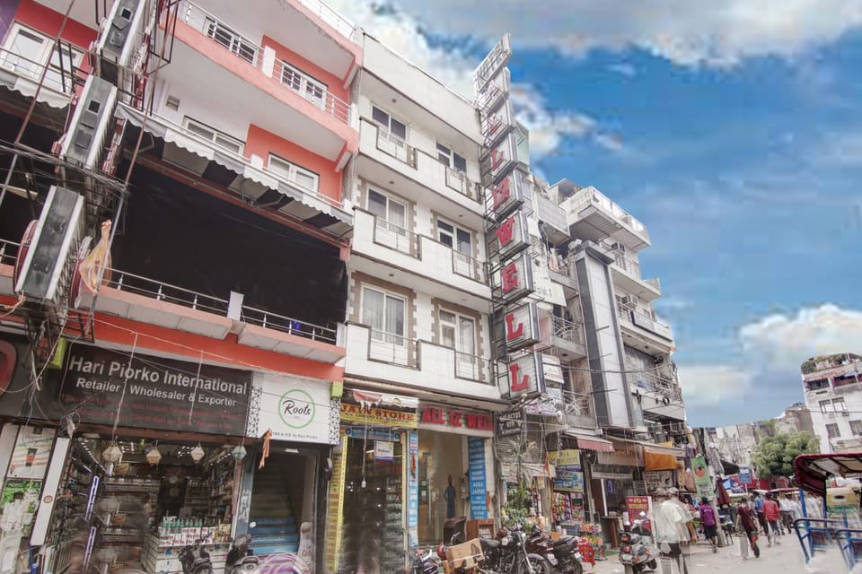 Property building, Facade/entrance, Location