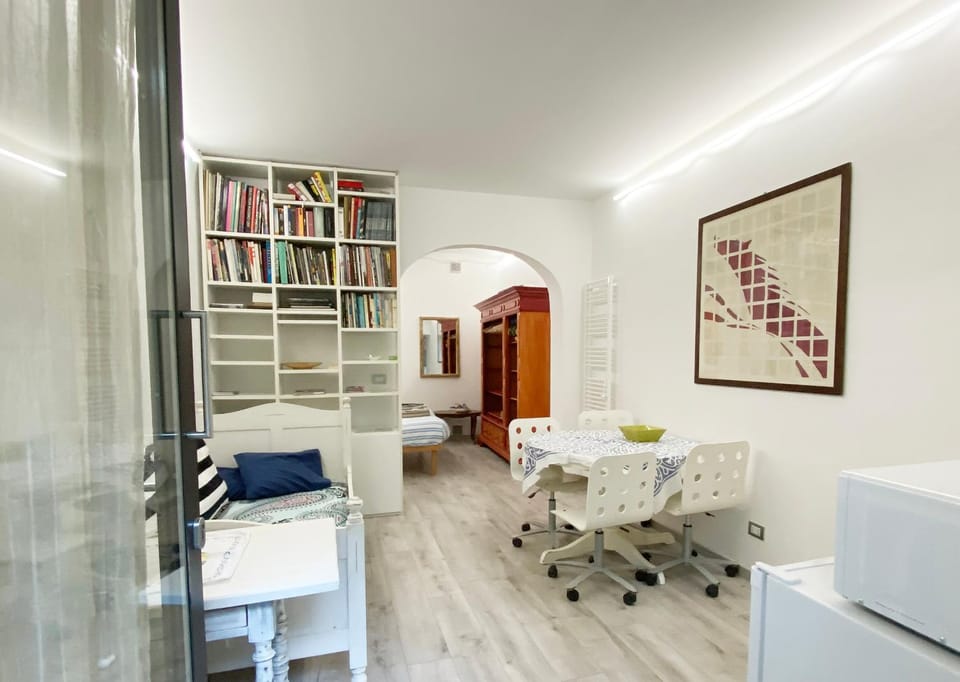 Facade/entrance, Living room, Dining area