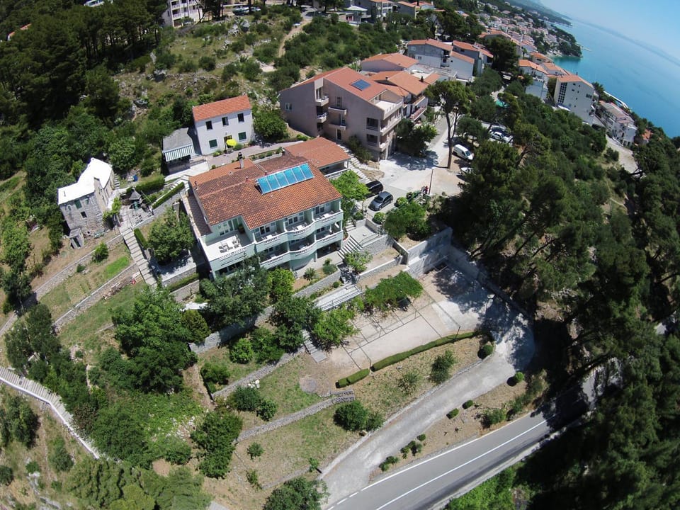 Apartments Tina Apartment in Brela
