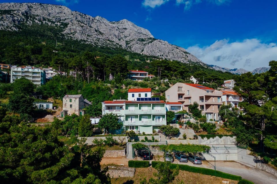 Apartments Tina Apartment in Brela