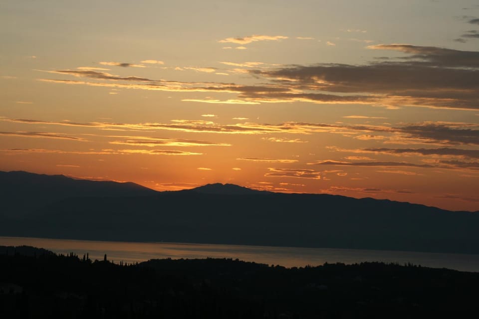 Natural landscape, View (from property/room), Mountain view, Sea view, Sunrise