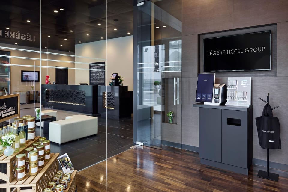 Food and drinks, vending machine