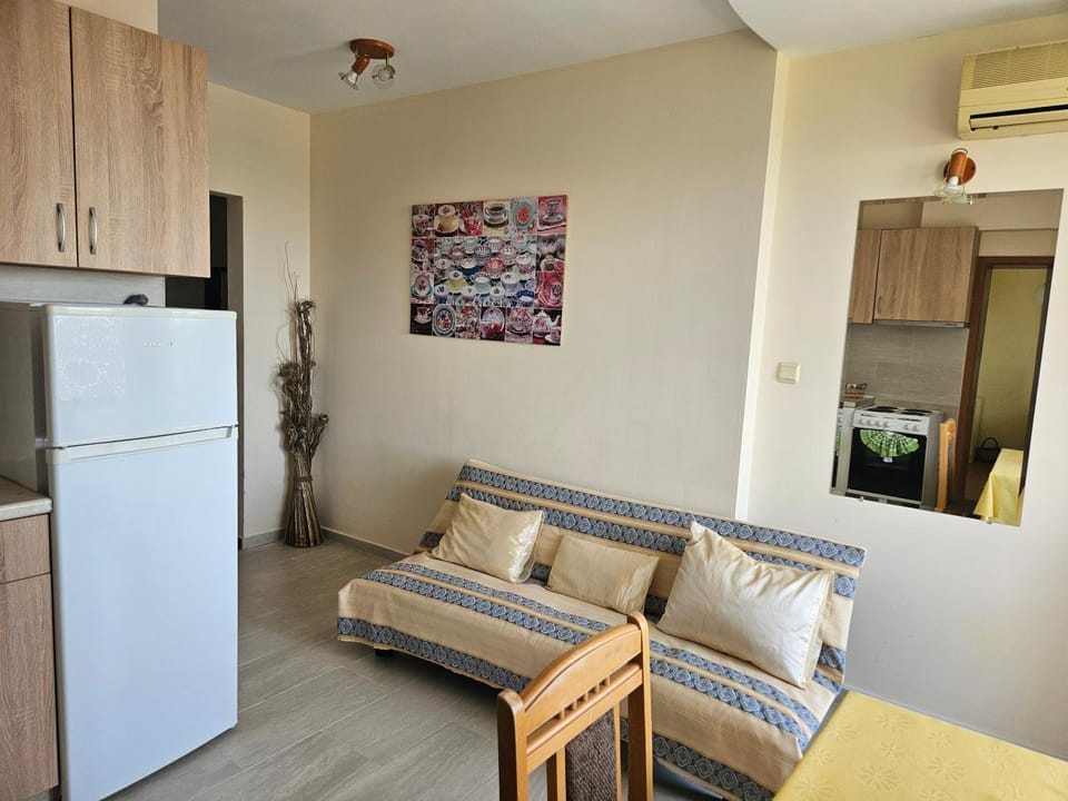 Living room, pet friendly