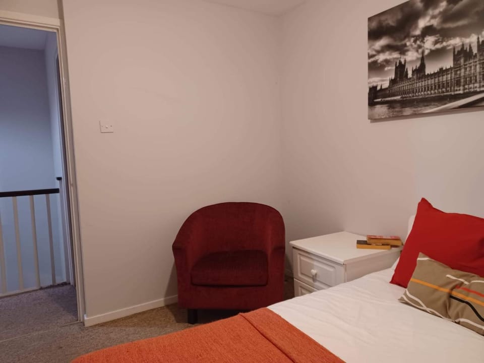 Bed, Bedroom, towels, towels