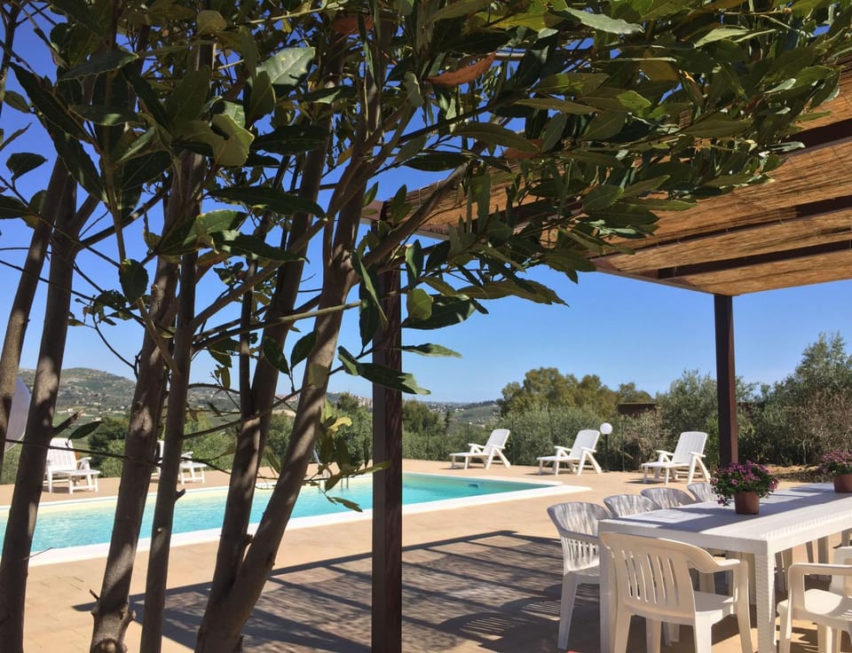 Patio, Swimming pool, Swimming pool