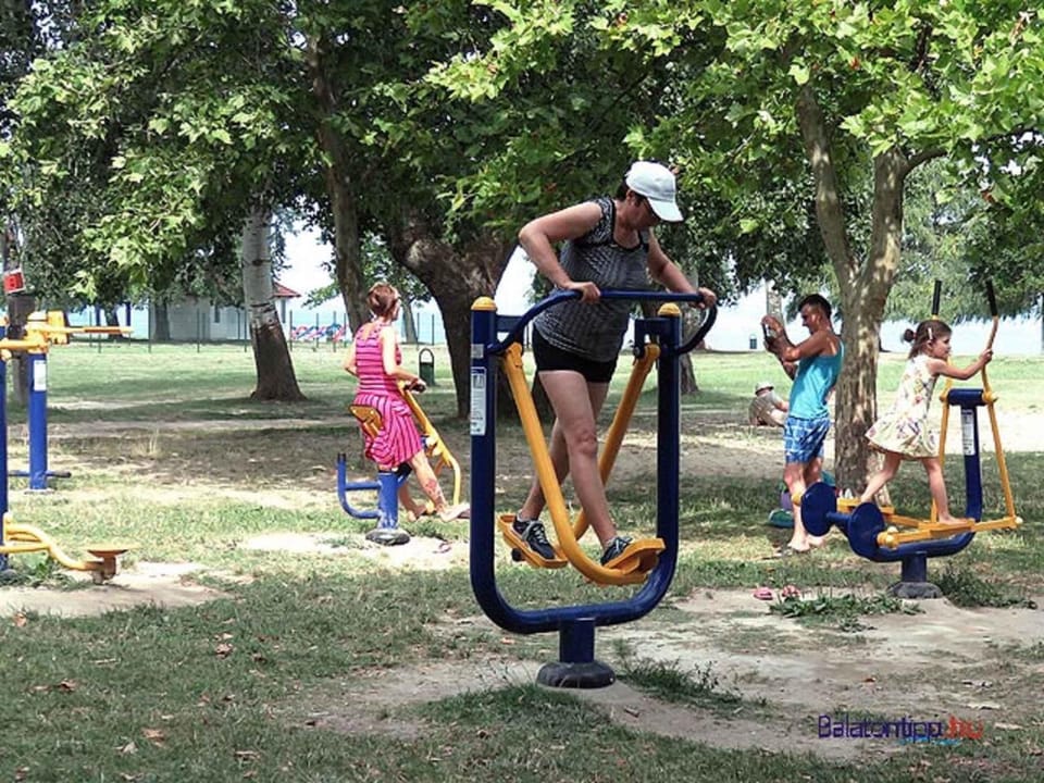 Nearby landmark, Summer, Fitness centre/facilities