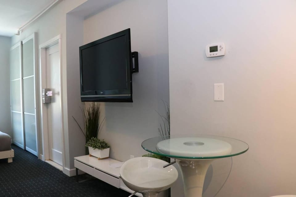 TV and multimedia, Seating area
