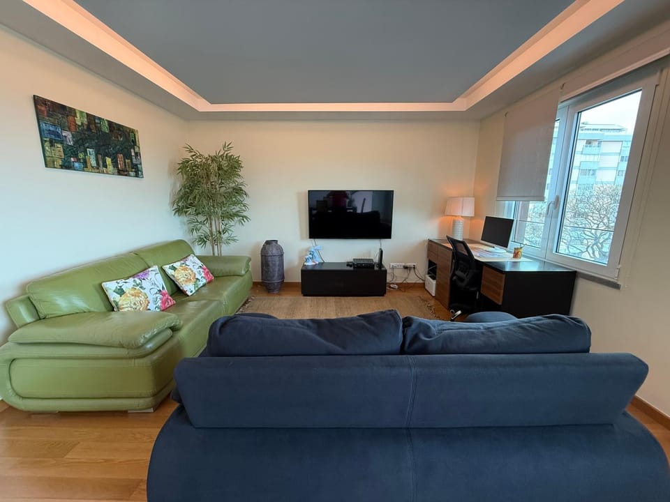 Tamariz Adventure - Sea View and Free Parking Apartment in Caniço