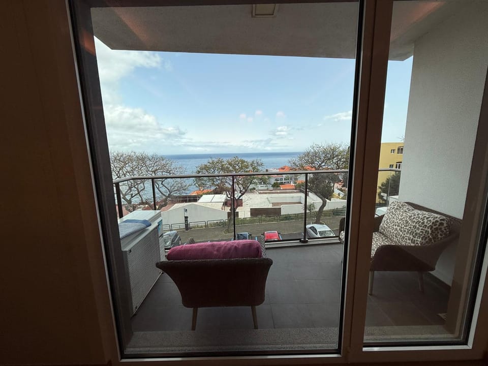Tamariz Adventure - Sea View and Free Parking Apartment in Caniço