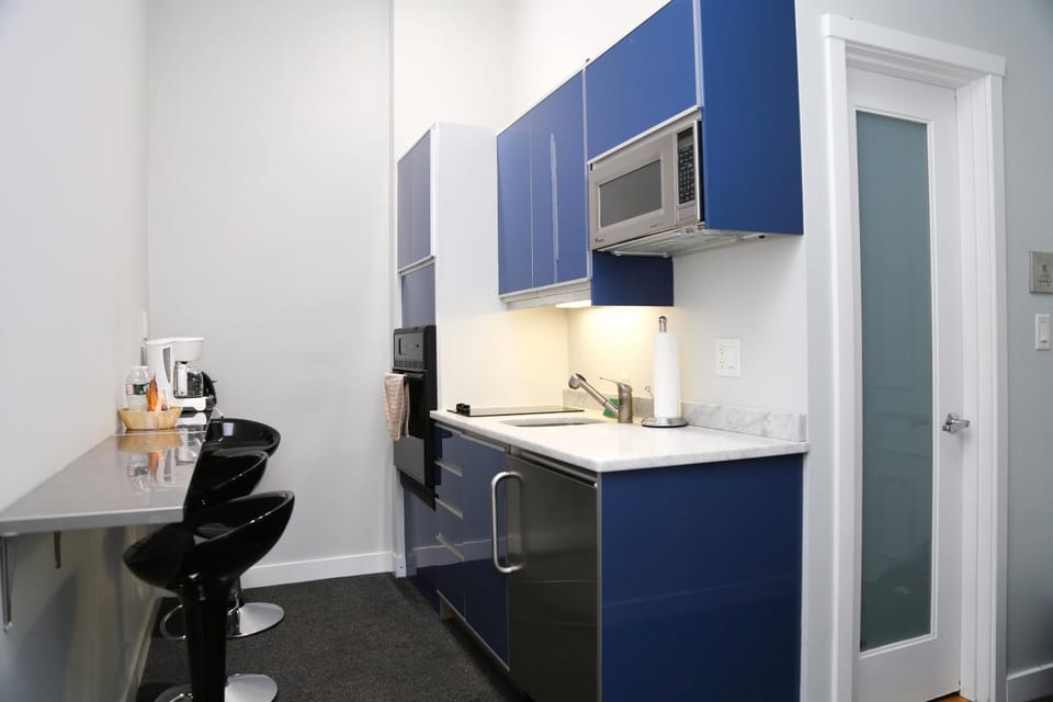 Coffee/tea facilities, Kitchen or kitchenette
