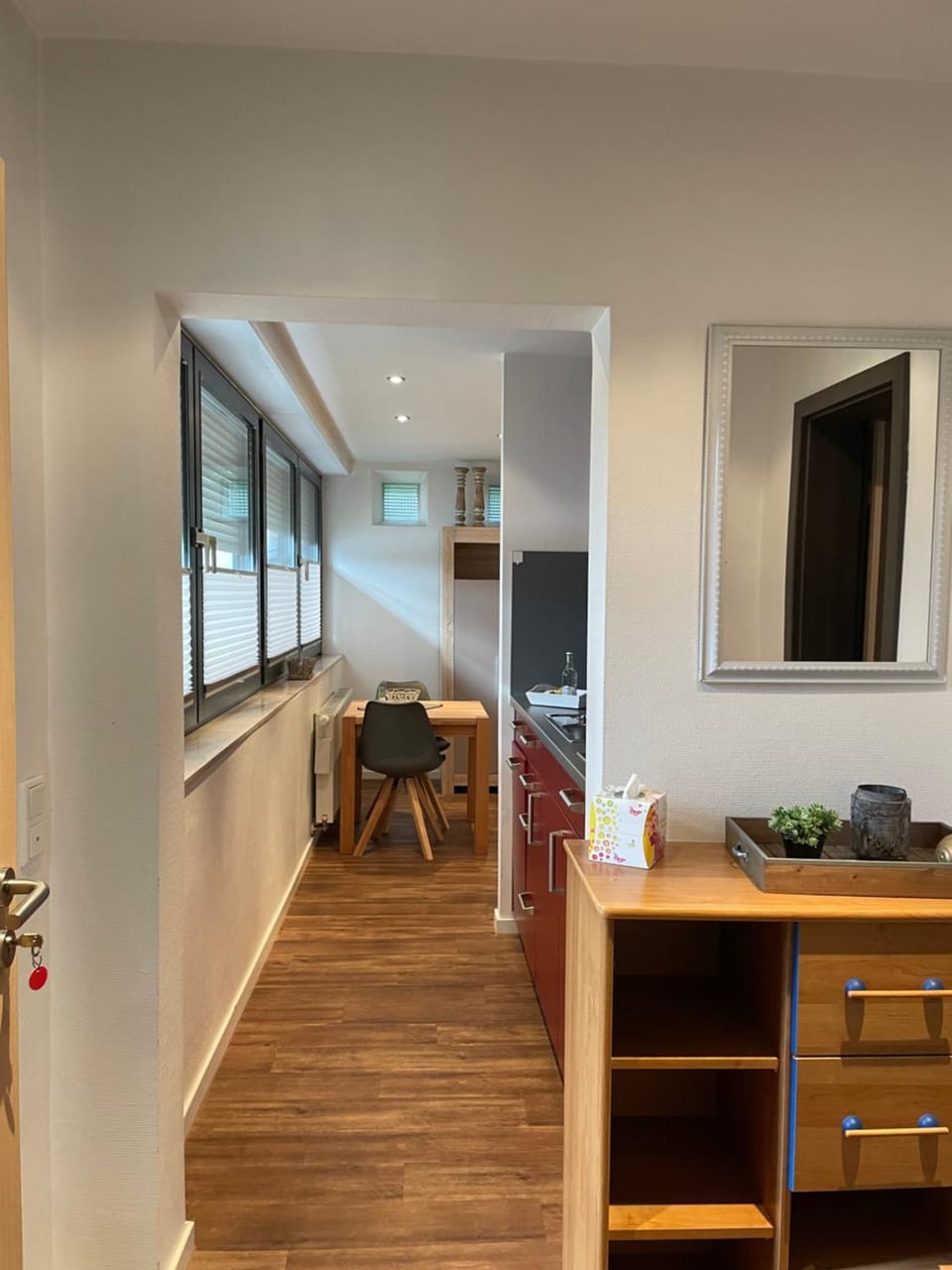 Coffee/tea facilities, Kitchen or kitchenette, Seating area