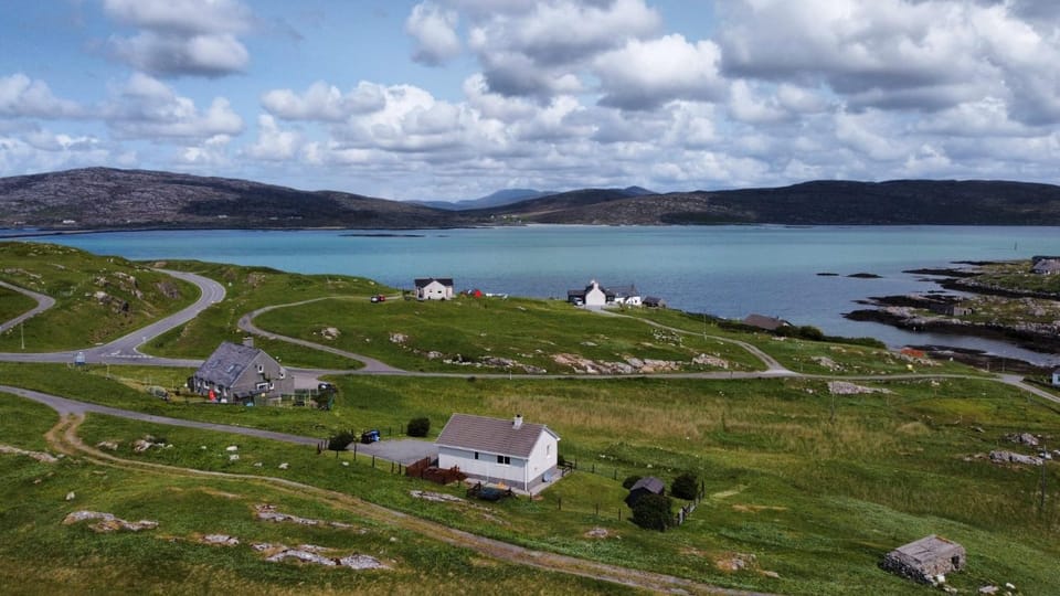 Sealladh A’ Chaolais (Eriskay) House in Scotland