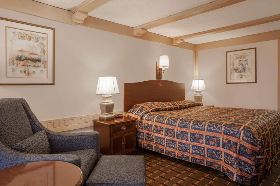Photo of the whole room, On site