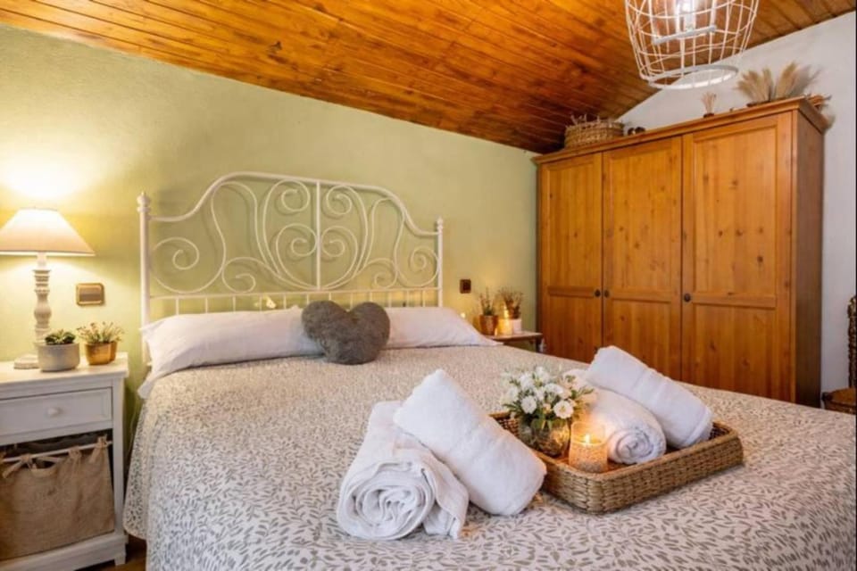 Casa Rural La Carrozal Senda del Oso Country House in Asturias