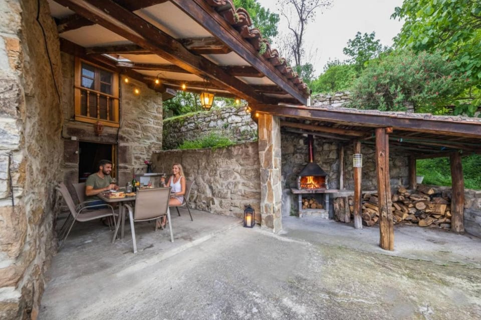 Property building, Patio, Garden, Balcony/Terrace, Dining area