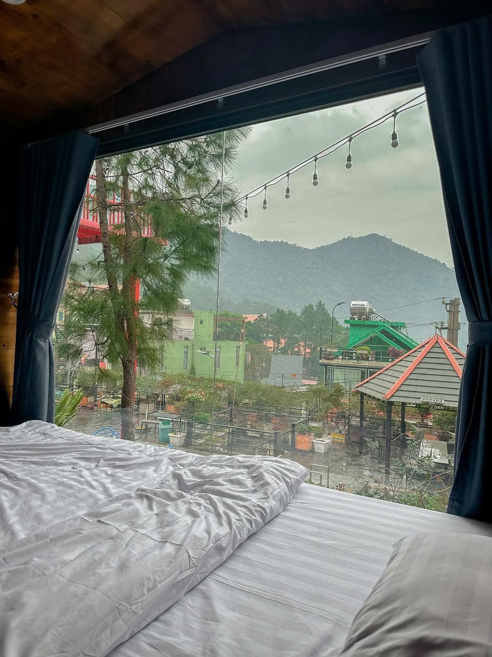 Bách Xanh House. Triangle Bungalow Apartment in Laos