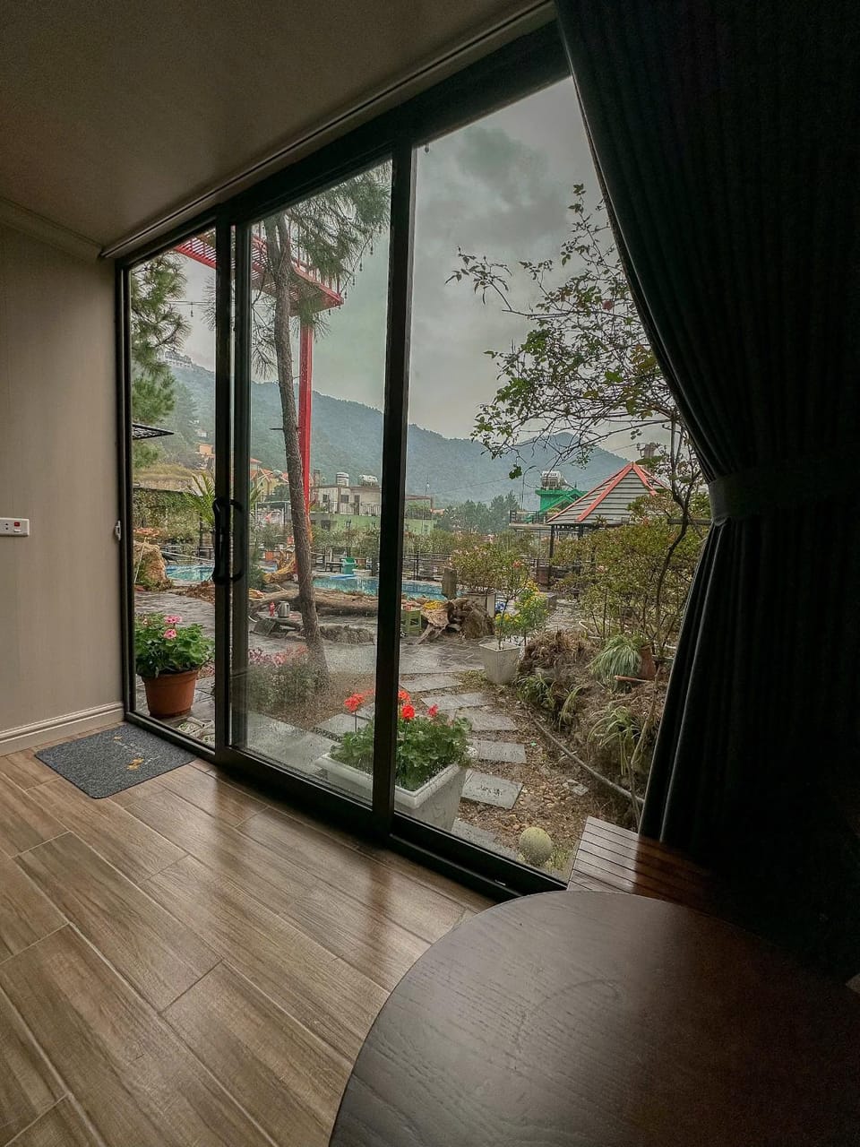 Bách Xanh House. Triangle Bungalow Apartment in Laos