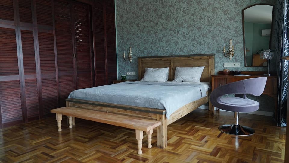 Living room, Bedroom