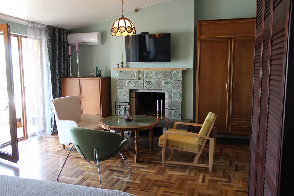 Living room, Bedroom