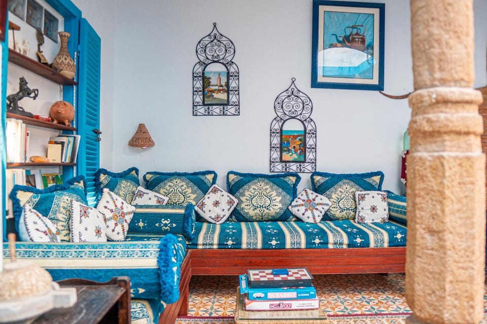 Living room, Seating area