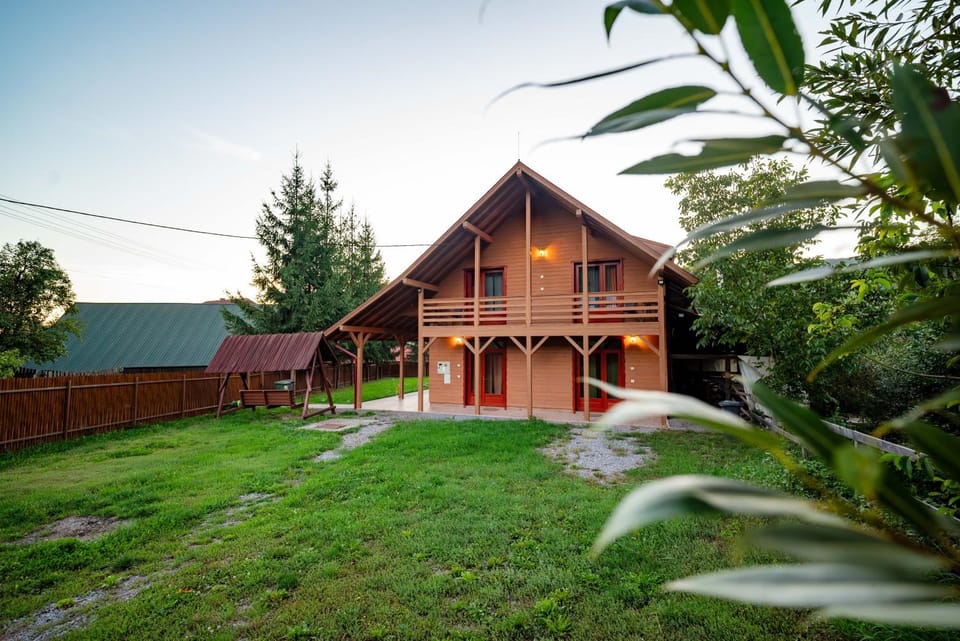 Property building, Natural landscape, Summer, Garden view, Inner courtyard view, Parking