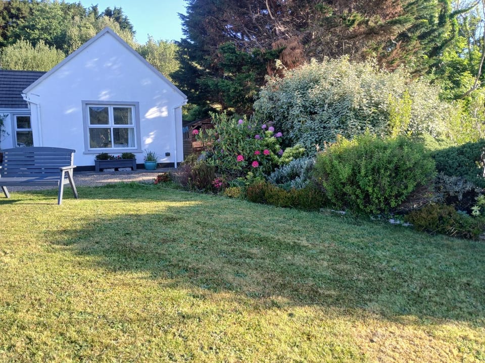 Property building, Natural landscape, Garden, Garden view
