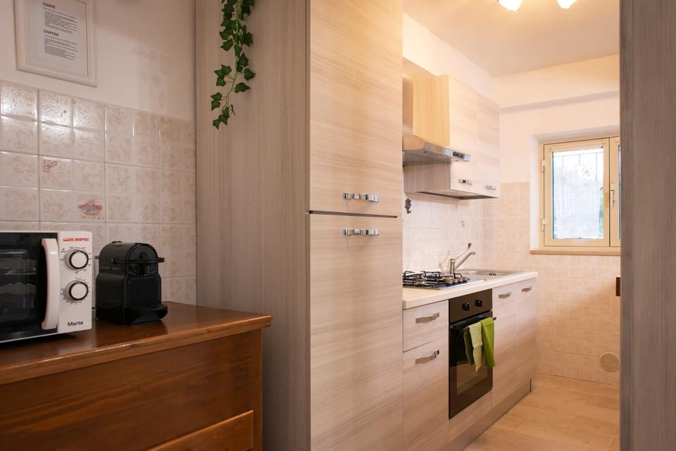 Restaurant/places to eat, Coffee/tea facilities, minibar, kitchen