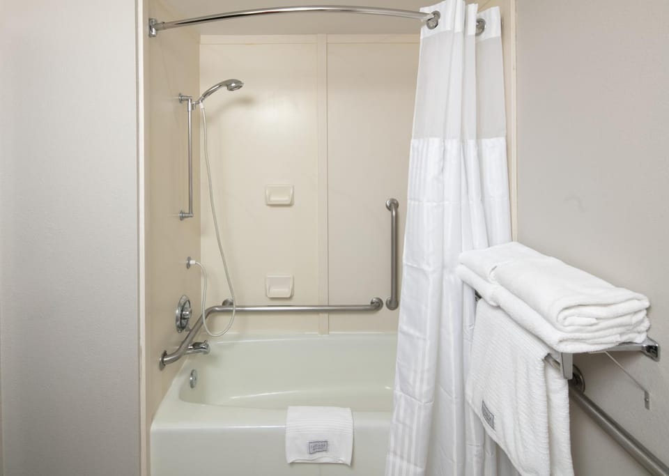 Shower, Bathroom, Bath, towels