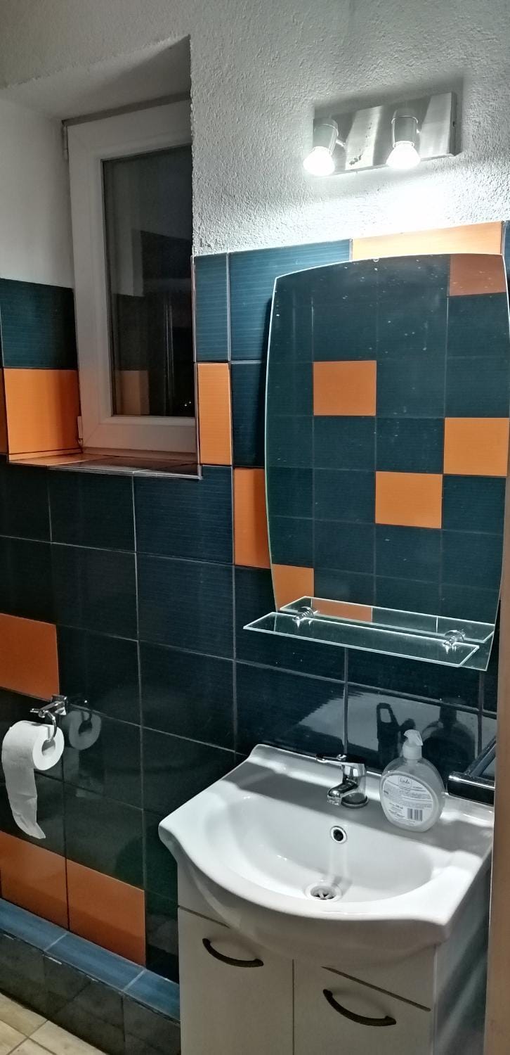 Shower, Bathroom