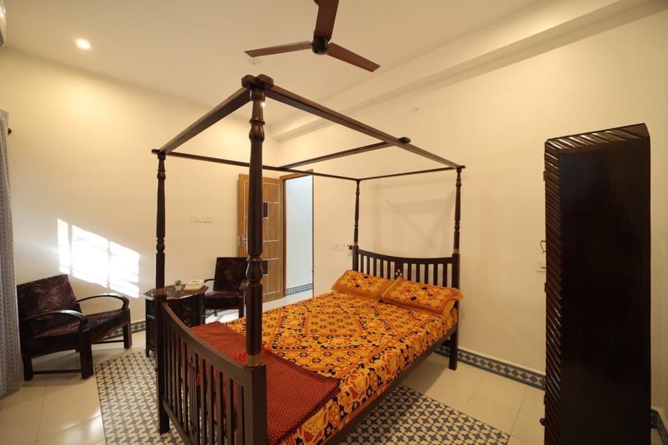 Bed, fireplace