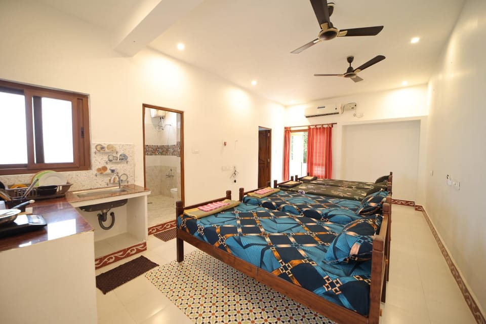 Bed, Photo of the whole room, air conditioner