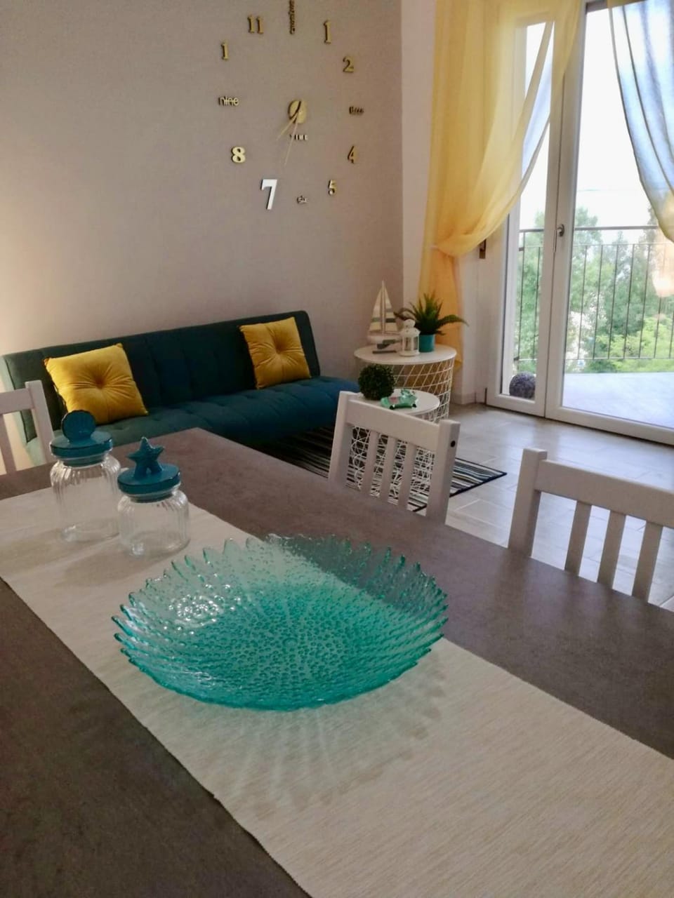 Living room, Photo of the whole room, Seating area, Dining area