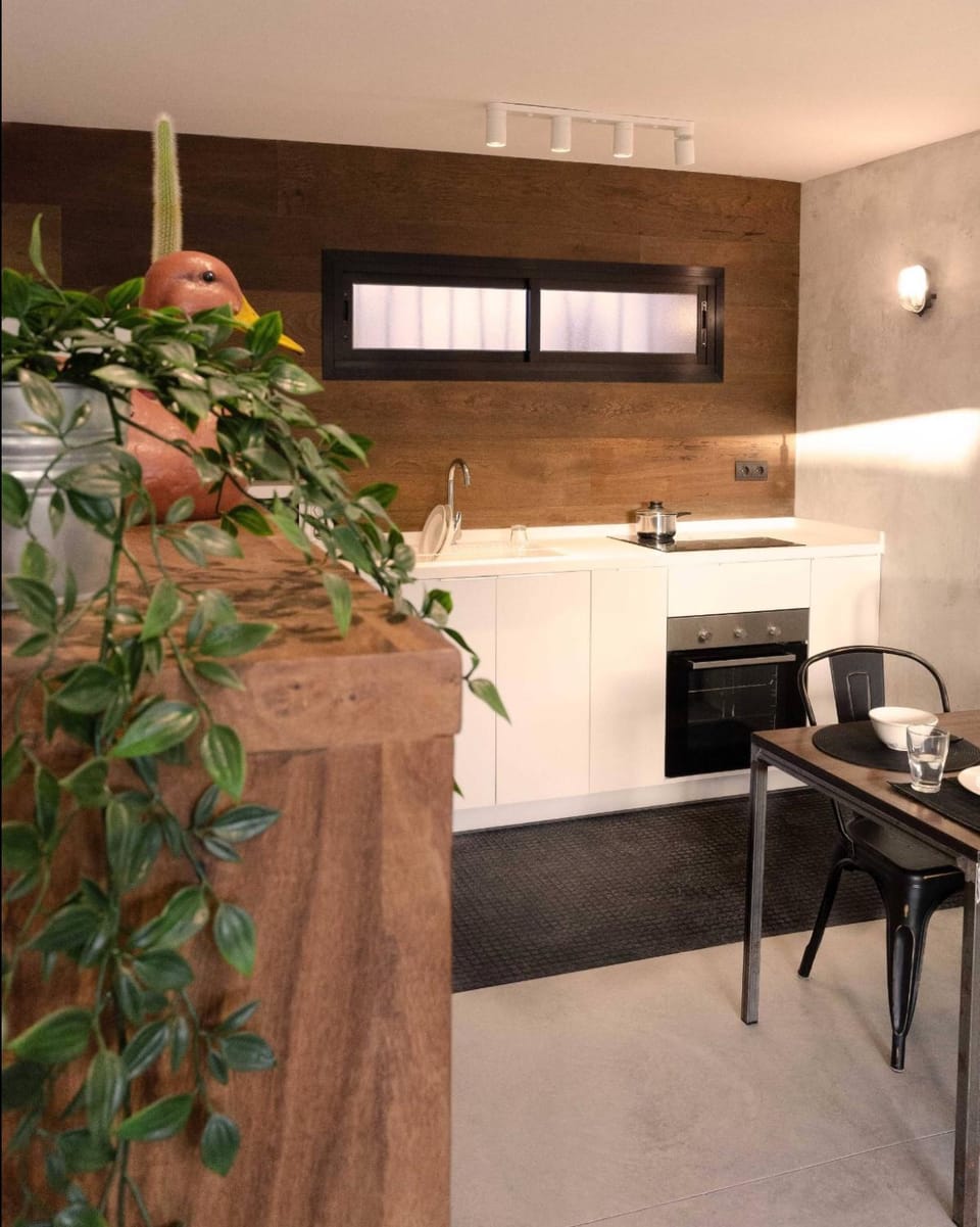 Kitchen or kitchenette, Living room, Dining area