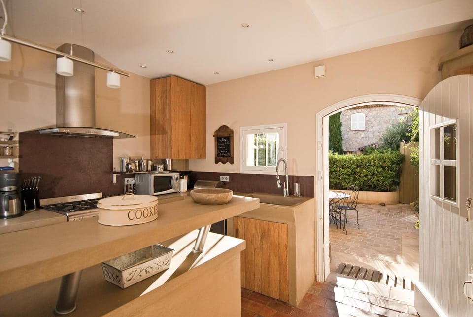 Kitchen or kitchenette, dishwasher, minibar, pet friendly, stove, toaster