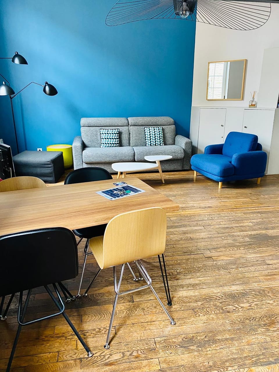 Living room, Seating area