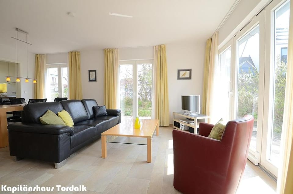 Lounge or bar, Seating area