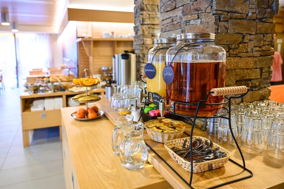 Breakfast, Buffet breakfast