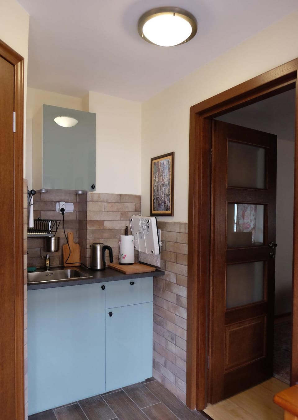 Kitchen or kitchenette