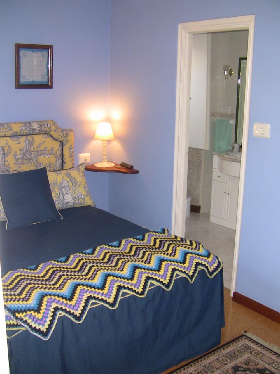 Photo of the whole room, Bedroom