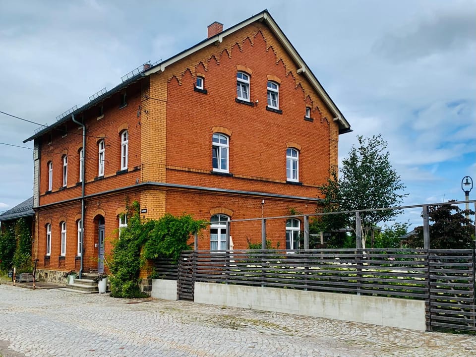 Property building, Facade/entrance, Garden