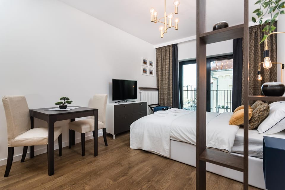 Bed, Living room
