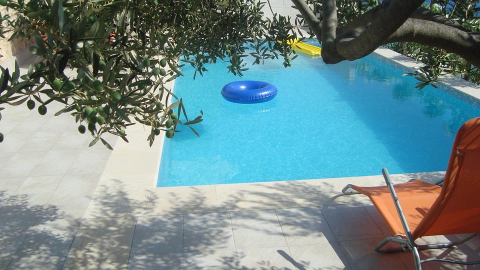 Apartments Niana with heated swimingpool Apartment in Šibenik-Knin County, Croatia