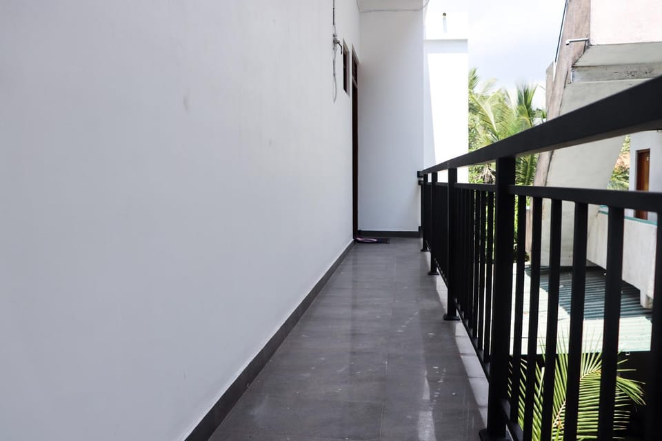 Property building, Facade/entrance, Balcony/Terrace