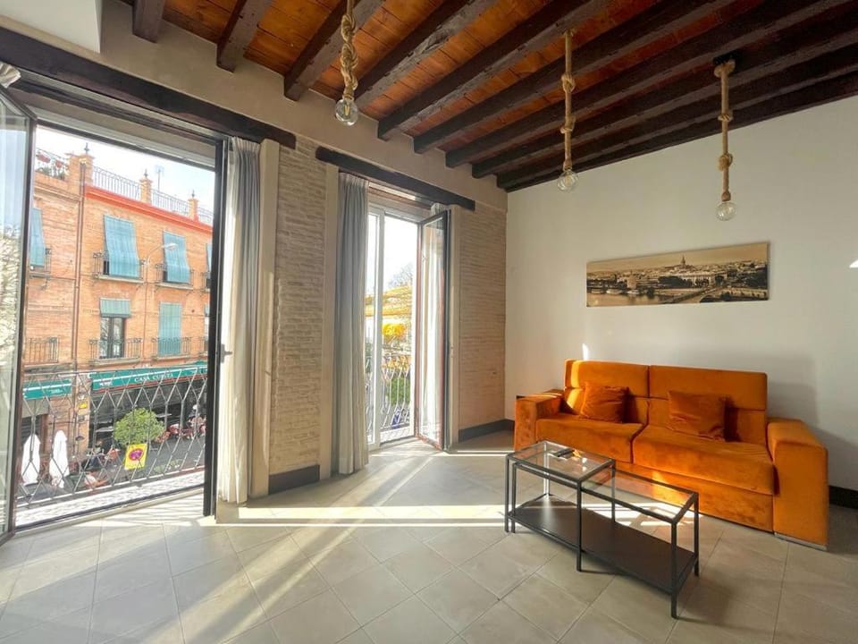 Day, Living room, Seating area